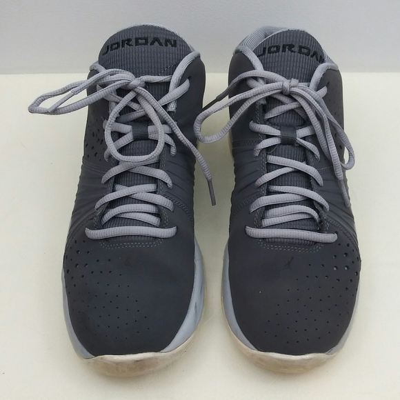 Jordan Gray Suede Leather Upper Round Toe Lace Up Low Top Platform Sneaker Shoe - Picture 2 of 8